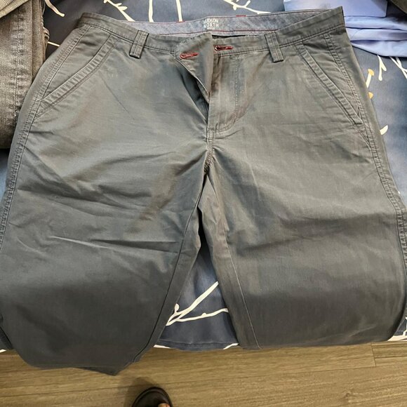 3 Chinos - Picture 6 of 6